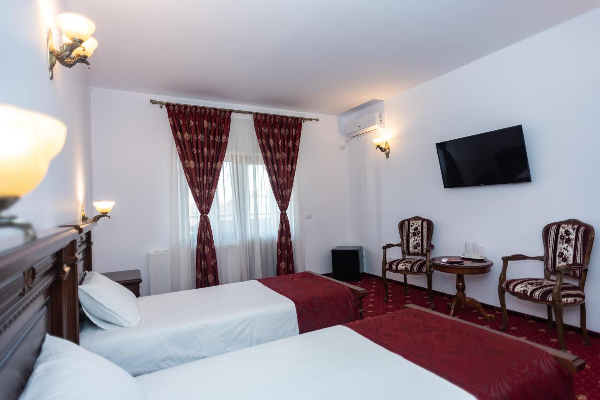 Tango Margo Hotel Valea Lupului  Ngoại thất bức ảnh