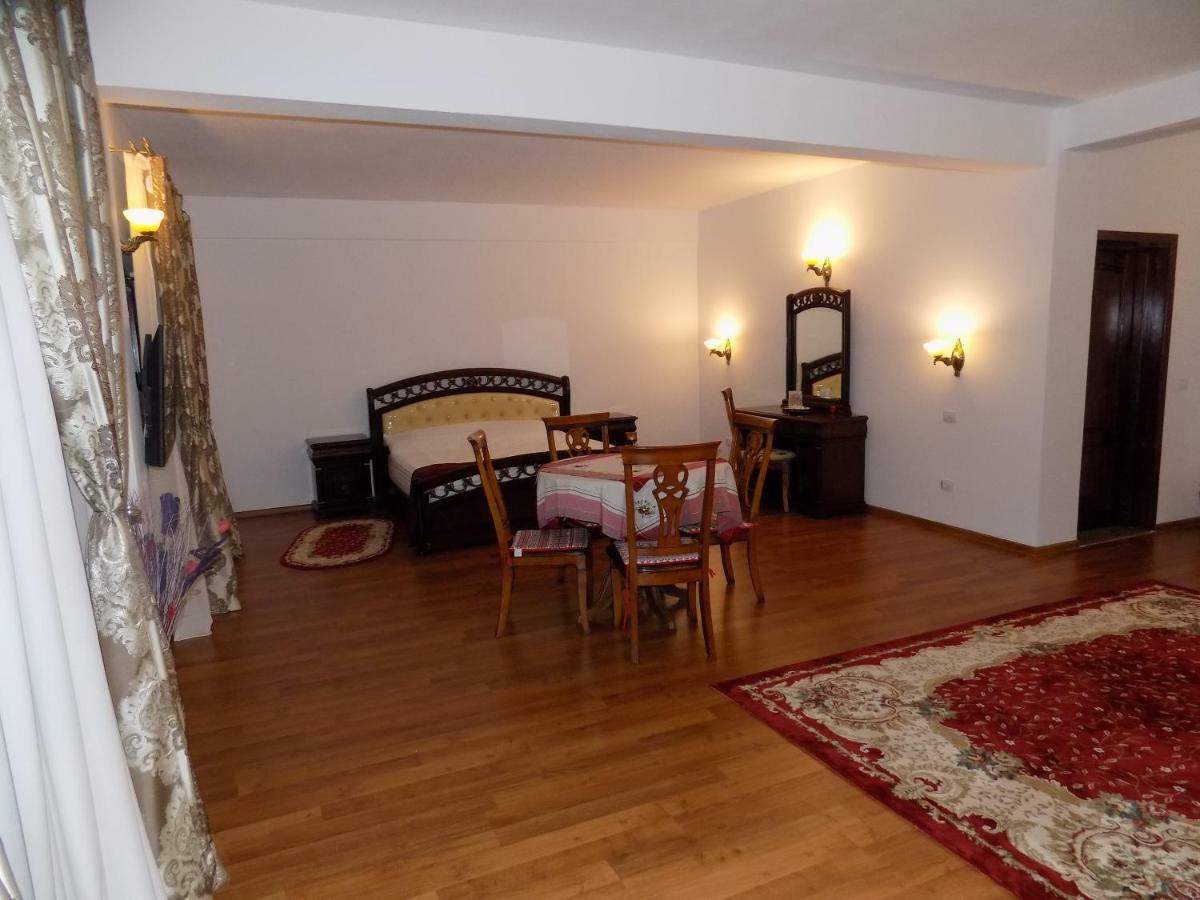 Tango Margo Hotel Valea Lupului  Ngoại thất bức ảnh