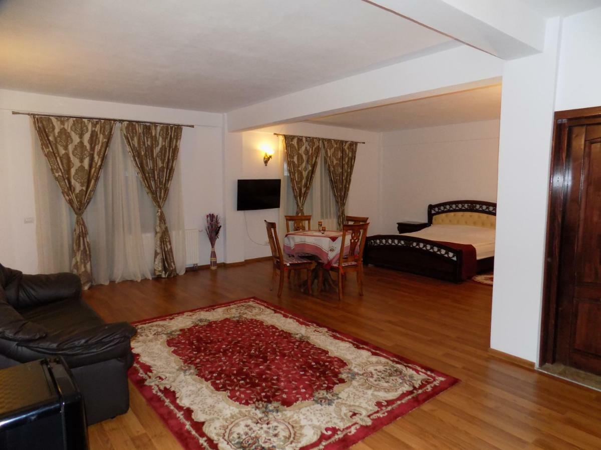 Tango Margo Hotel Valea Lupului  Ngoại thất bức ảnh