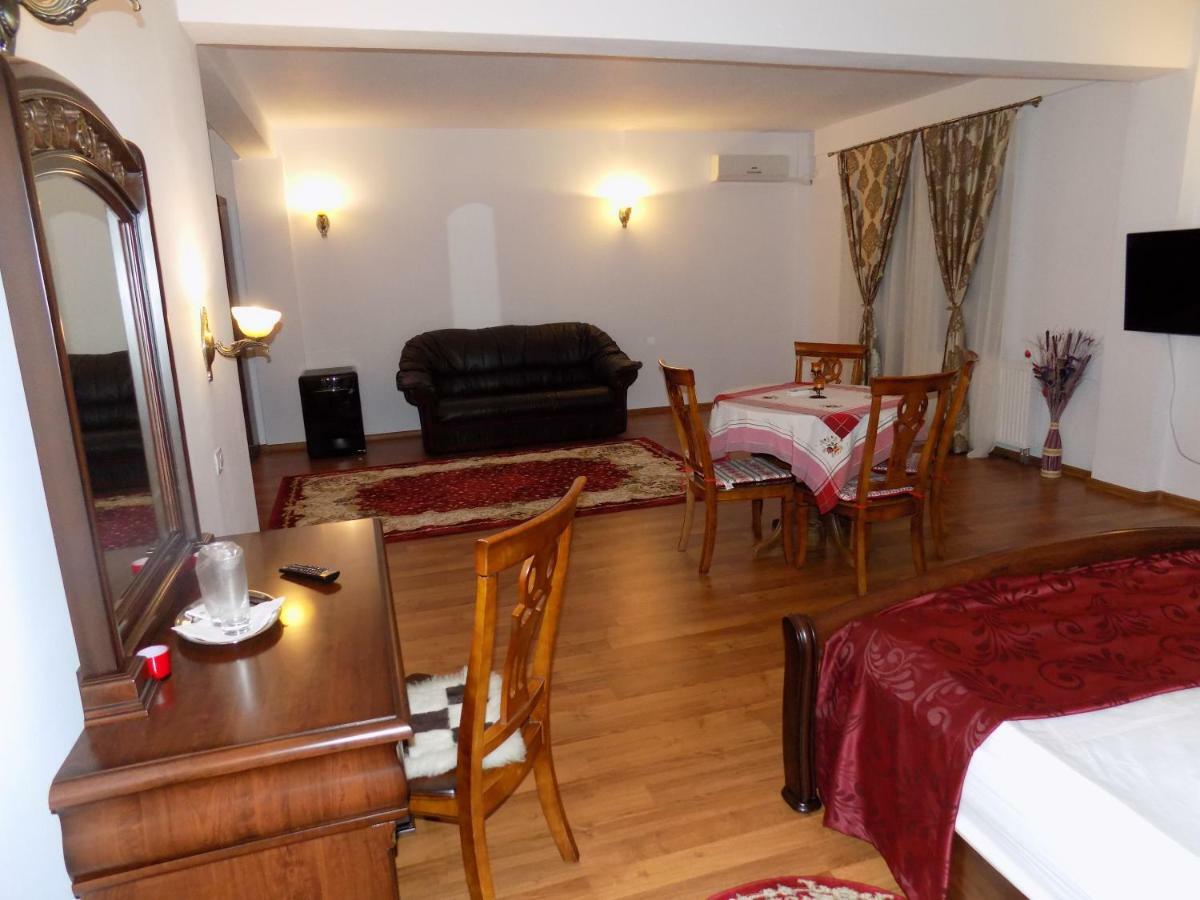 Tango Margo Hotel Valea Lupului  Ngoại thất bức ảnh