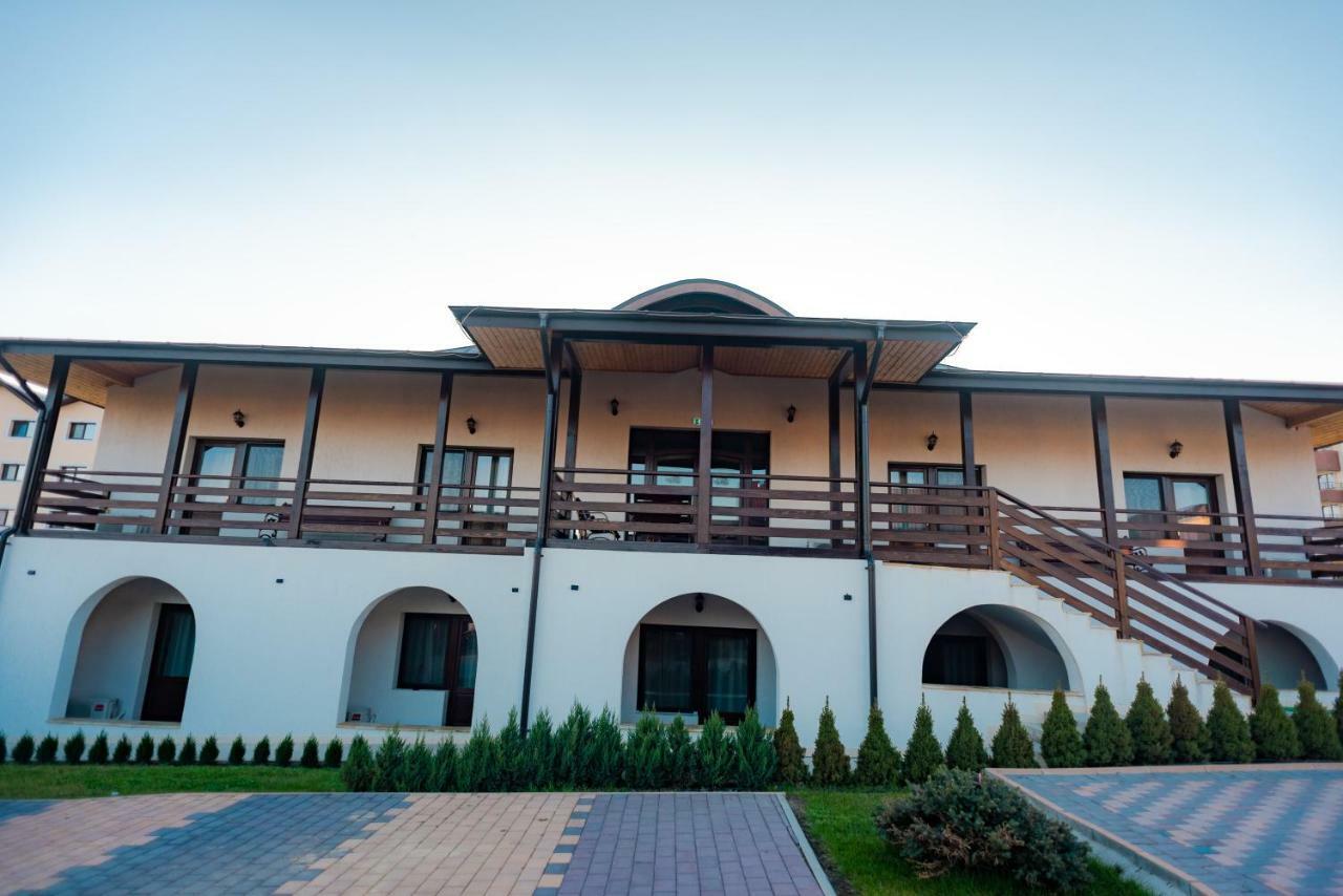 Tango Margo Hotel Valea Lupului  Ngoại thất bức ảnh
