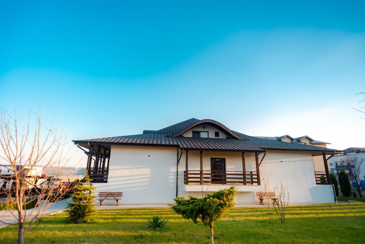 Tango Margo Hotel Valea Lupului  Ngoại thất bức ảnh