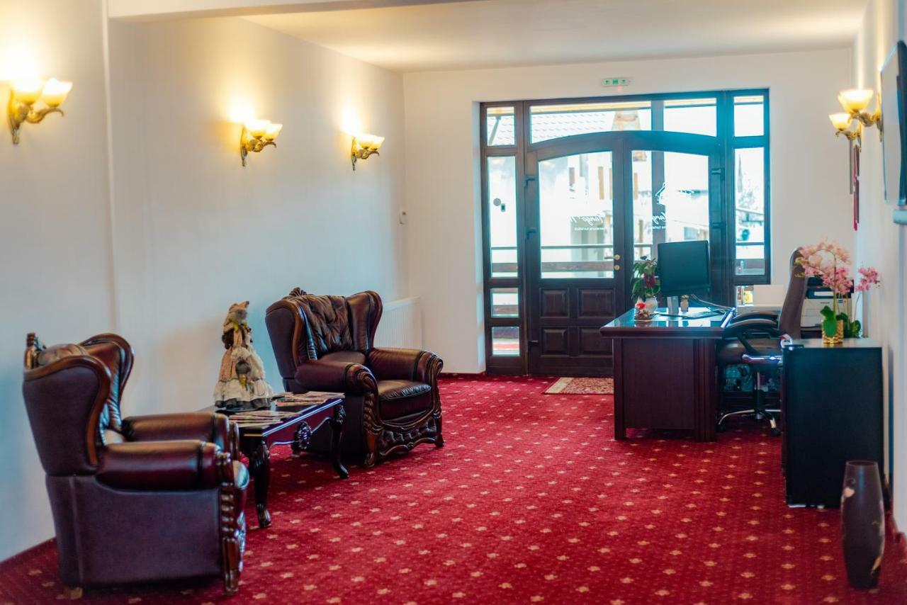 Tango Margo Hotel Valea Lupului  Ngoại thất bức ảnh