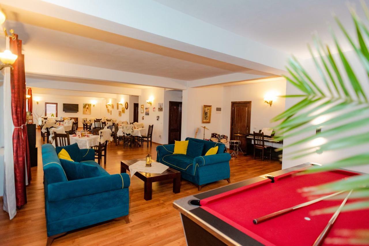 Tango Margo Hotel Valea Lupului  Ngoại thất bức ảnh
