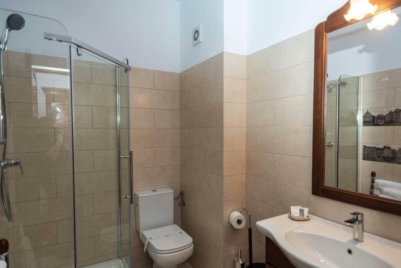 Tango Margo Hotel Valea Lupului  Ngoại thất bức ảnh