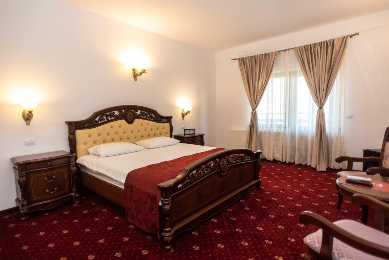 Tango Margo Hotel Valea Lupului  Ngoại thất bức ảnh