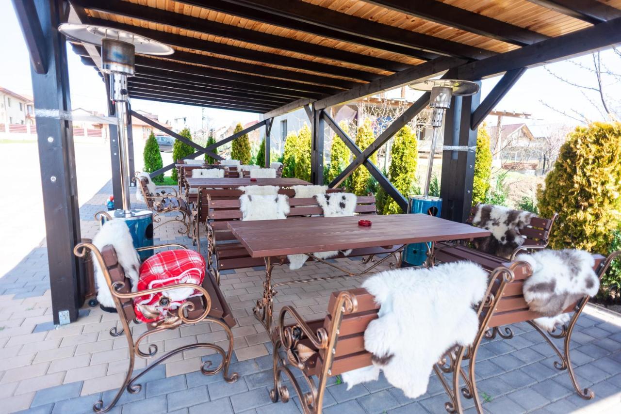 Tango Margo Hotel Valea Lupului  Ngoại thất bức ảnh