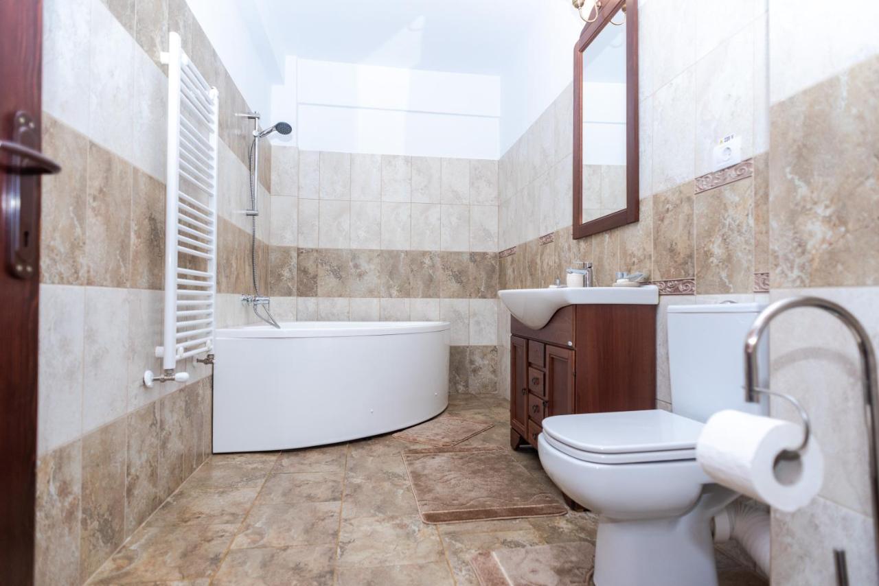 Tango Margo Hotel Valea Lupului  Ngoại thất bức ảnh