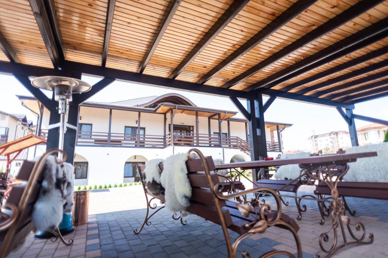Tango Margo Hotel Valea Lupului  Ngoại thất bức ảnh