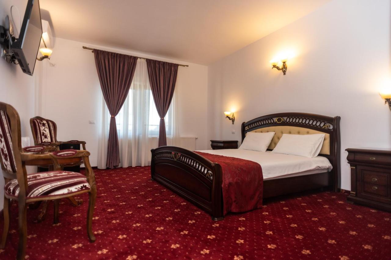 Tango Margo Hotel Valea Lupului  Ngoại thất bức ảnh